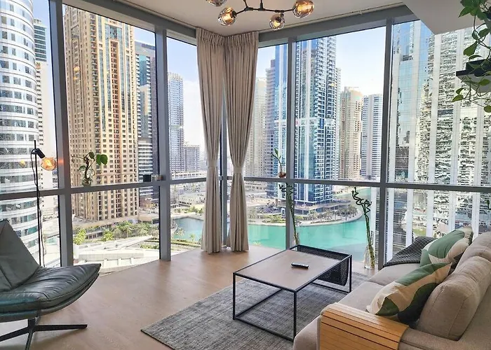 Next To Metro 1Bed With Panoramic Lake View